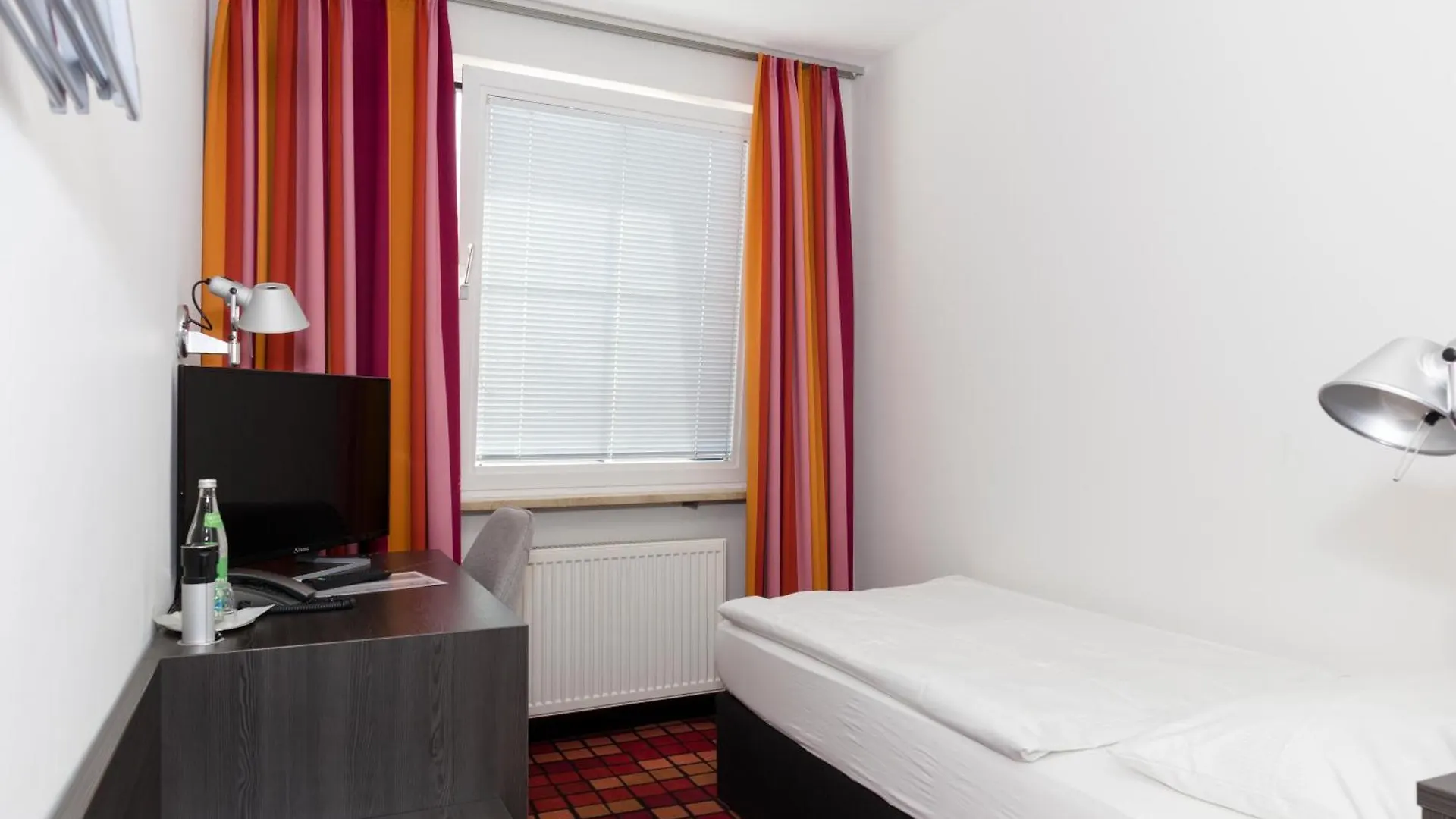 Отель Altstadthotel Wetzel Мюльдорф