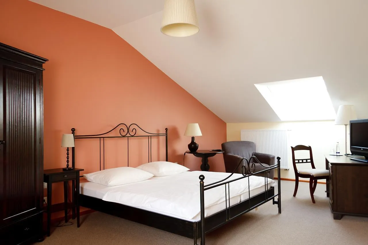 Altstadthotel Wetzel Мюльдорф 3*,